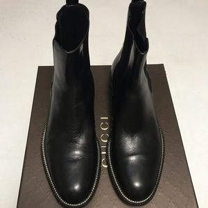 Gucci black men boots gently used. Made in Italy